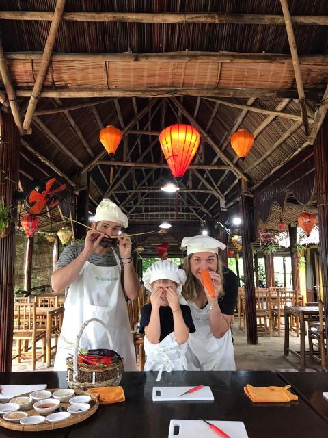 Hoi An: Authentic Cooking class in organic Herb Village - Cooking four Vietnamese dishes at Water Wheel