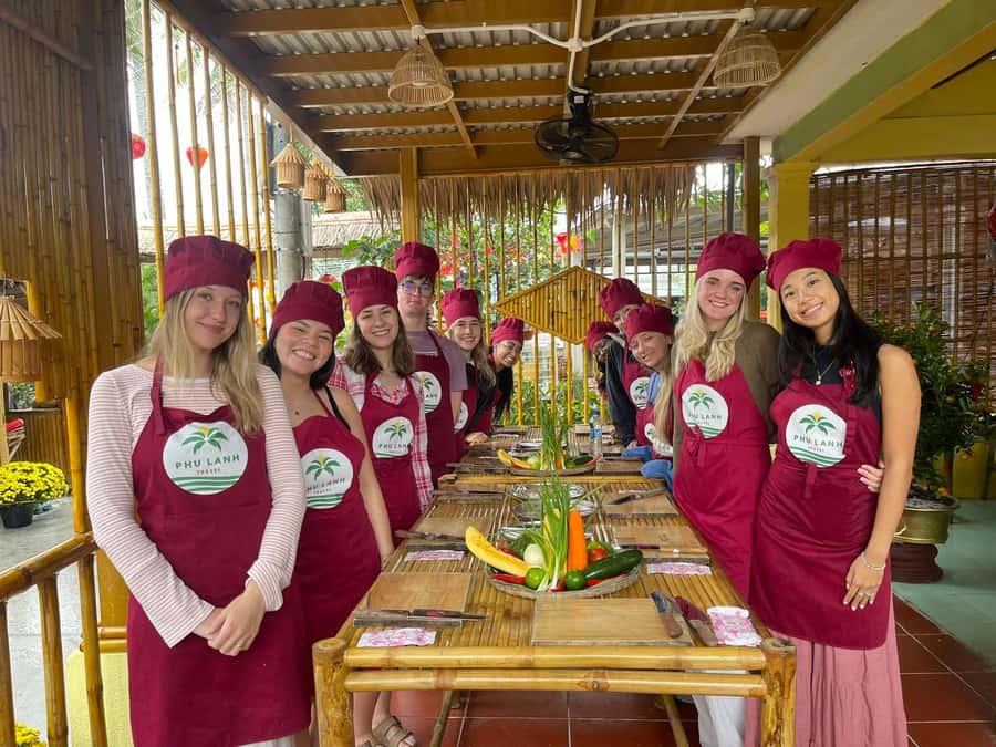 Hoi An: Basket Boat with Lantern-Making & Cooking Class Tour - Why this tour works so well in Hoi An