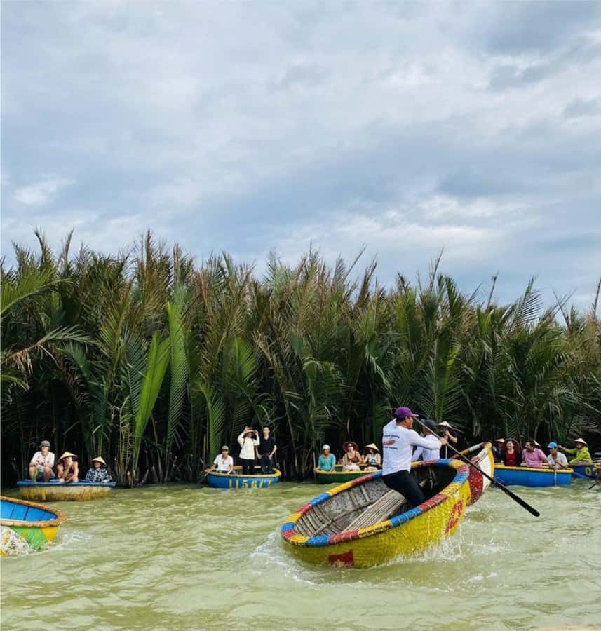 Hoi An: Basket Boat with Lantern-Making & Cooking Class Tour - Making a Hoi An lantern by hand