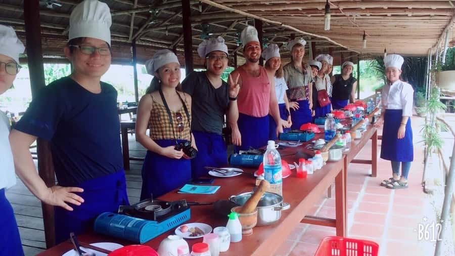 Hoi An: Bay Mau Cooking Class w/ Market & Basket Boat Option - Choosing between the cooking class and the full outing
