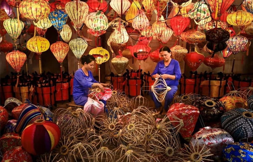 Hoi An Coconut Boat, Lantern Making & Cooking Class Organic - Making a Hoi An lantern by hand