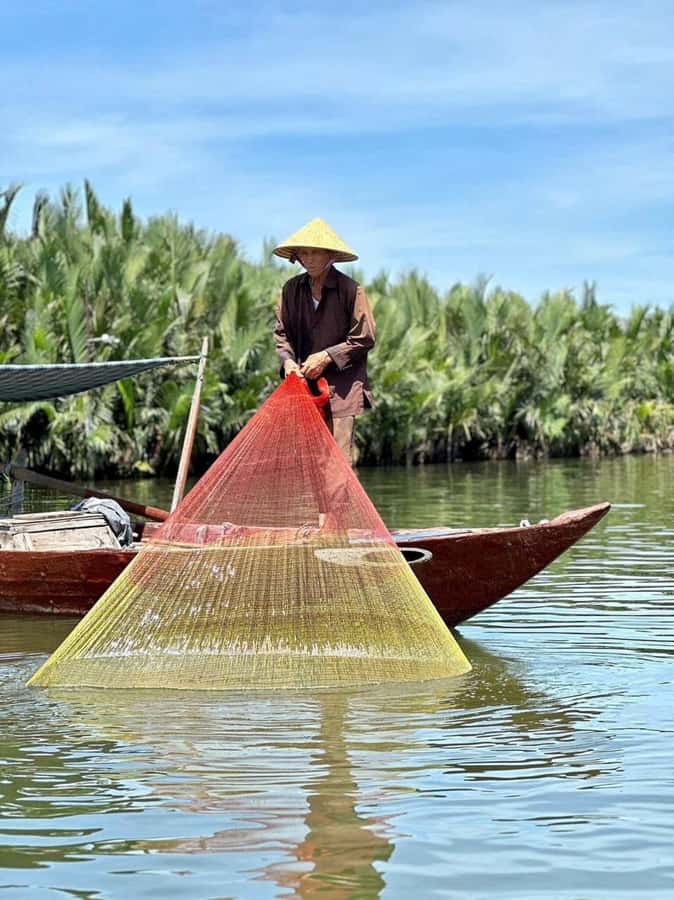 Hoi An: Cooking Class in Coconut Jungle with Market Tour - Into the coconut waterways by basket boat