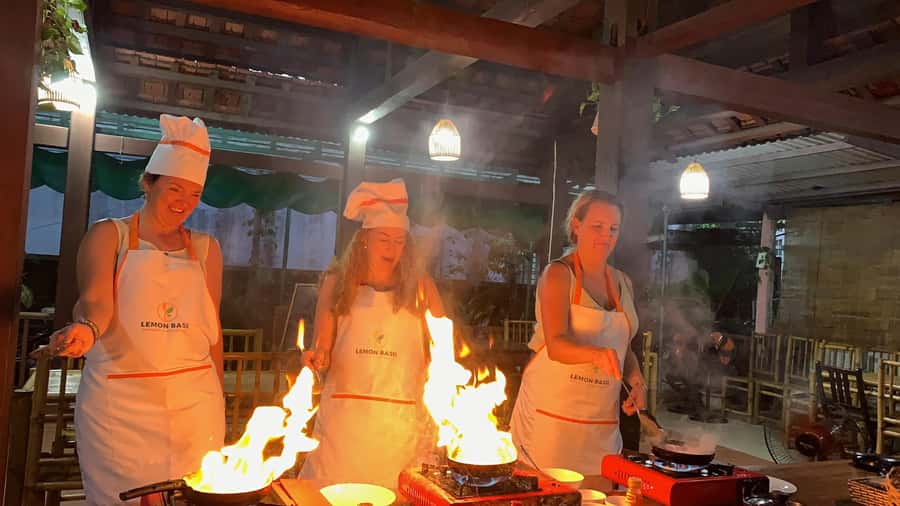 Hoi An : Cooking Class with Phở and Bamboo Basket Boat Tour - FAQ