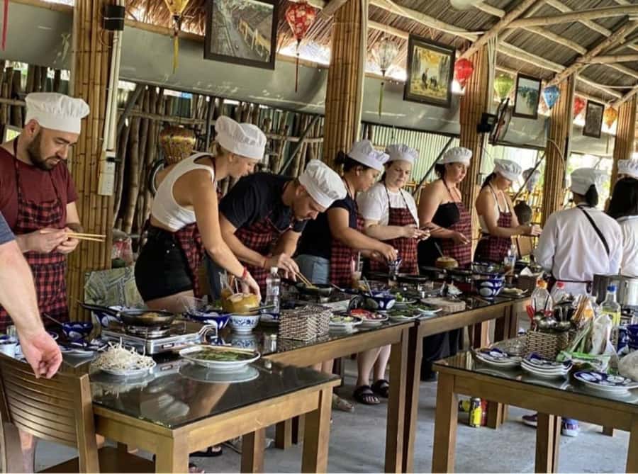 Hoi An : Cooking Class with Phở and Bamboo Basket Boat Tour - Timing, comfort, and practical details