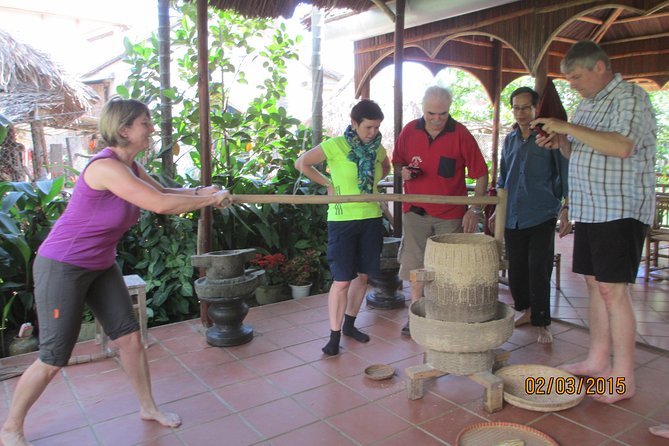 Hoi An countryside biking - Basket Boat - Vegetable village - Local home Cooking - Cycling out from Hoi An at 8:30 am