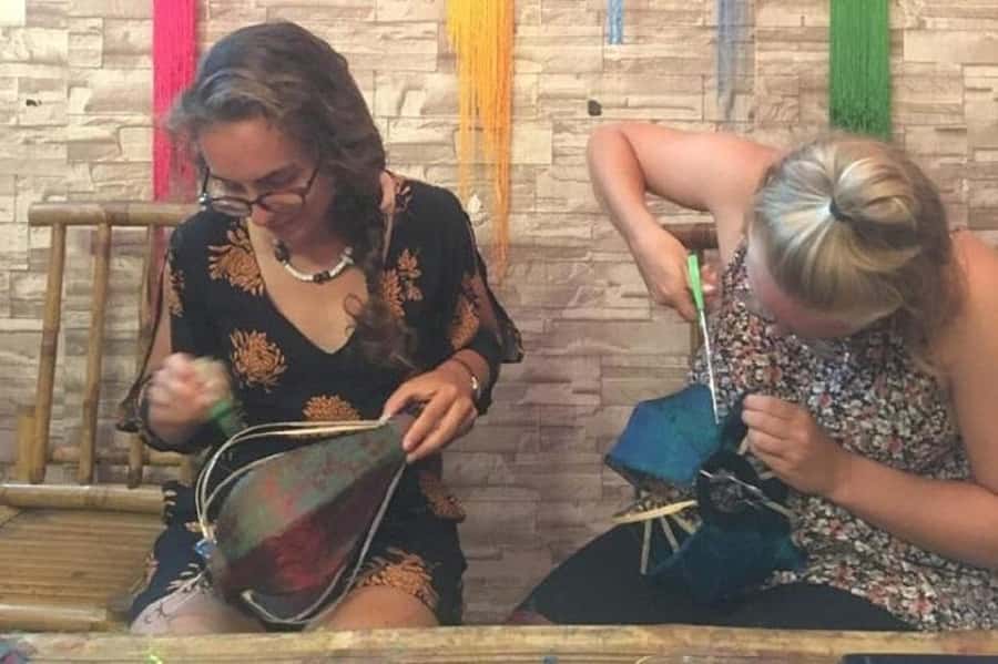 Hoi An / Da Nang: Lantern, Basket Boat & Cooking Class - Making a Hoi An lantern by hand
