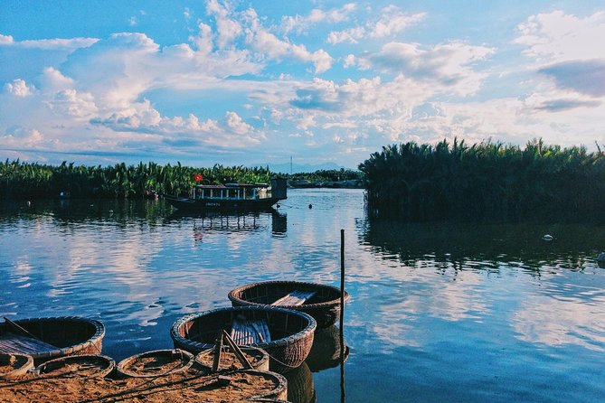 Hoi An/Da Nang: Vegetarian Cooking Class & Basket Boat Ride - From welcome drink to cooking table