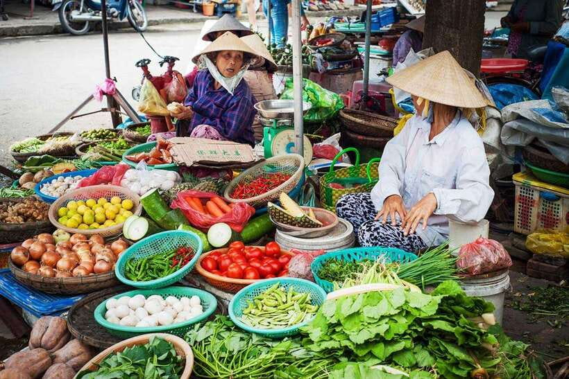 Hoi An: Eco Cooking Class with Market Trip and Basket Boat - Entering Cam Thanh by bamboo basket boat