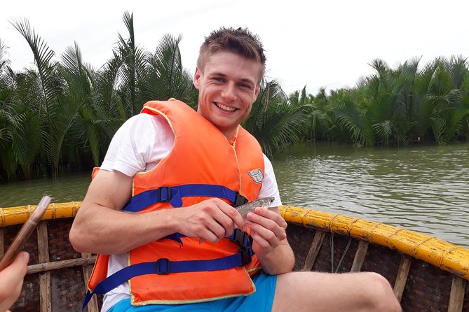 Hoi An Eco Tour Cooking Class & Fishing (Local market,basket boat,learn cooking) - Meeting the family at the restaurant