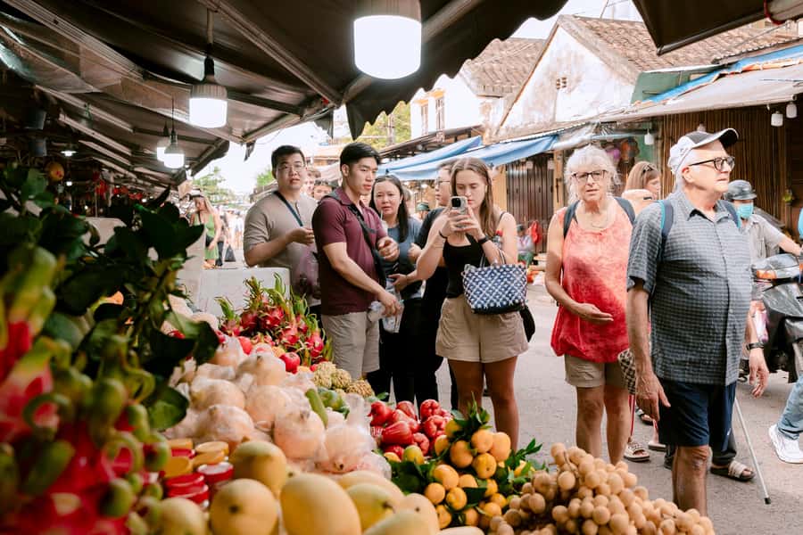Hoi An: Lantern Making, Basket Boat, and Cooking Class - Shopping for ingredients at a local market
