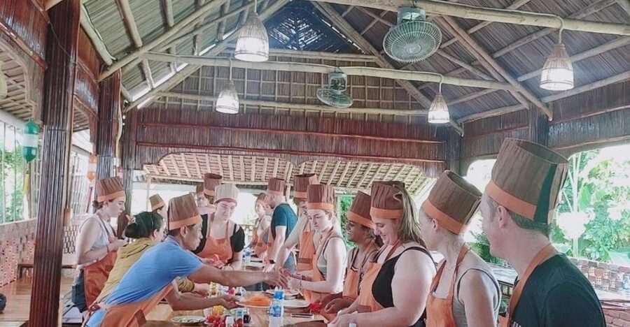 Hoi An: Making Lantern &Cooking Class with Basket Boat Ride - Key details before you book