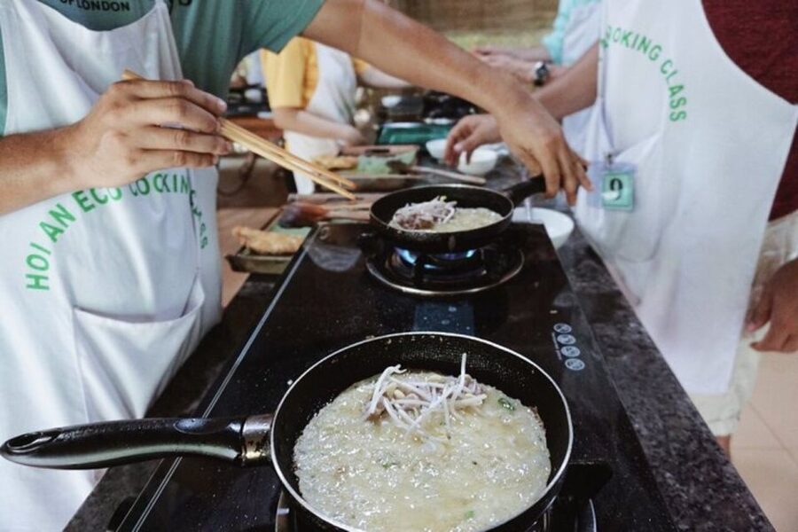 Hoi An: Traditional Cooking Class & meal w Cam Thanh Family - Vegetarian, vegan, and accessibility details