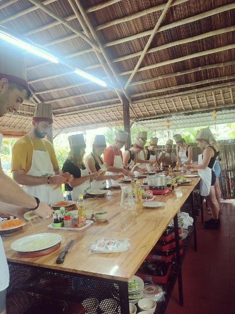 Hoi An : Vegetarian Cooking Class W Bamboo Basket Boat Tour - Arriving at the local cooking setting