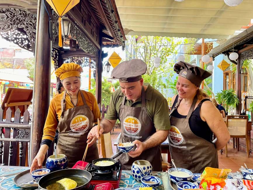 Hue City: Cyclo, Market Tour & Cooking Class at Madam Thu - Dong Ba Market with a guide beside you