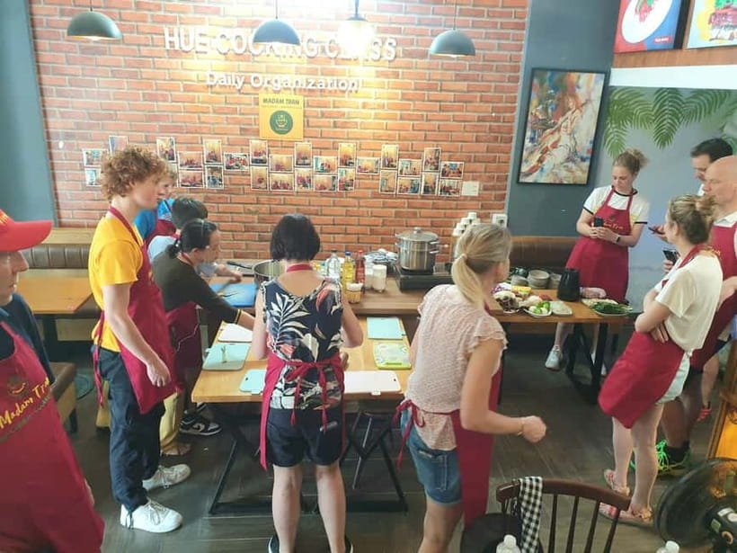 Hue : Cooking Class with Local Family - Cooking in a Hue family home
