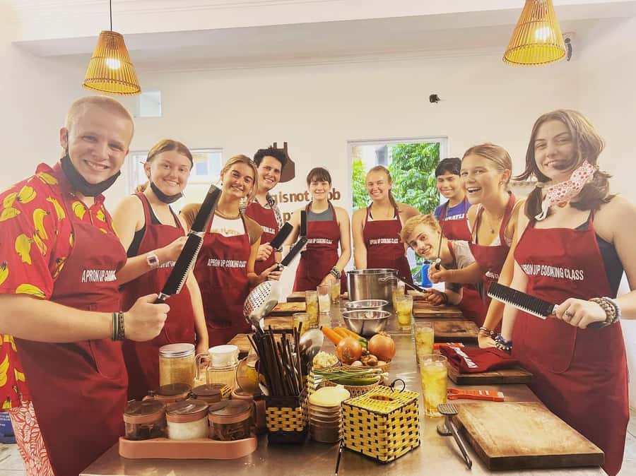Hue: Home Vegan/Vegetarian Cooking Class with Local Girl - Key things to know before booking