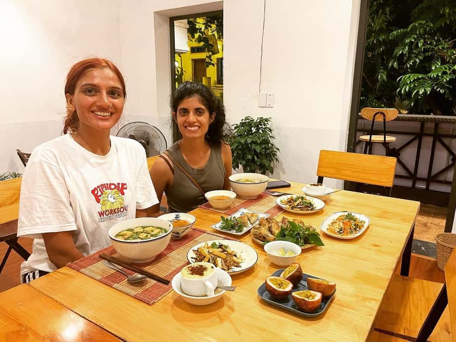 Hue: Home Vegan/Vegetarian Cooking Class with Local Girl - Eating the family’s traditional meal