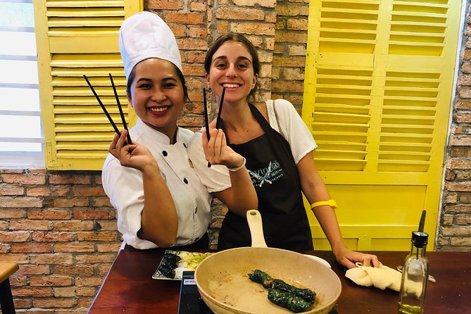Immersive Cooking Class & Wet Market Tour by Local Chef +Cookbook - Starting at Ben Thanh Market