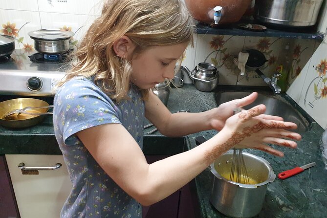 Indian Curry 5-Hour Cooking Classes In Mumbai - Entering a Mumbai home kitchen