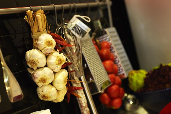 Interactive Paella & Market: Bottomless Wine & Rambla Views - Practical details before you book