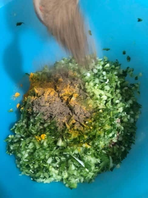 Istanbul: Traditional Cooking Class with a Local Mom - What the small group changes
