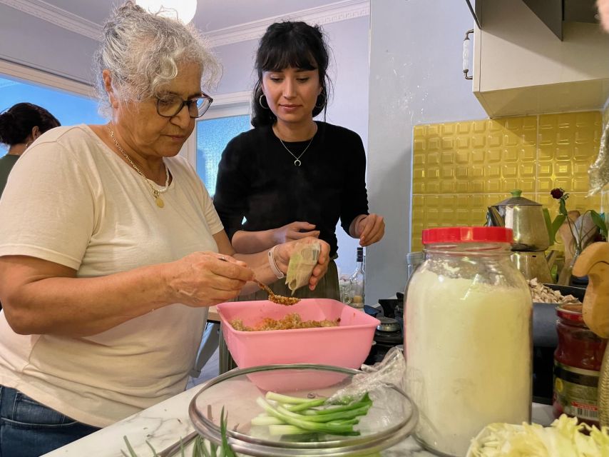 Istanbul: Vegan/Vegetarian Cooking Class with Locals at Home - Six People Means More Time at the Counter