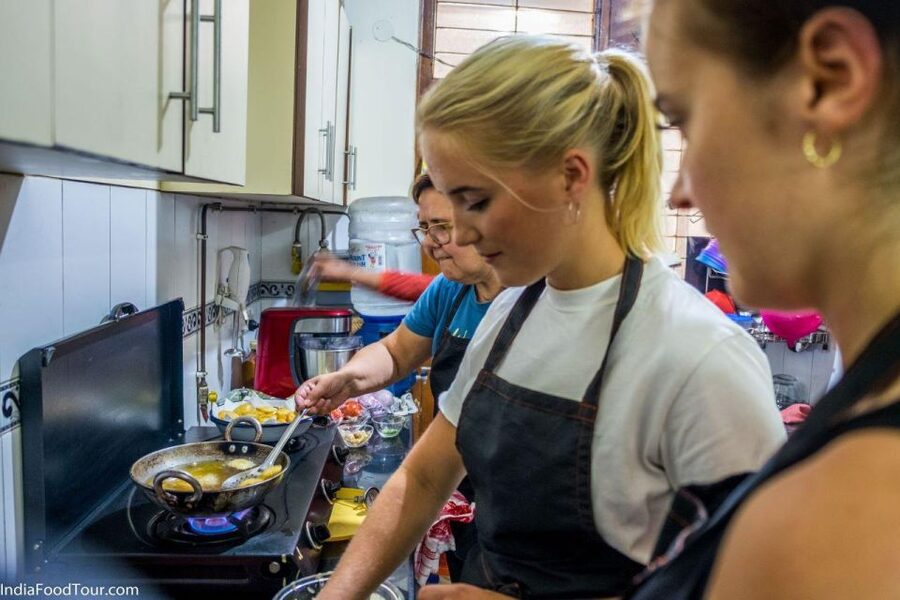Jaipur: Cooking class at the host family's house for 3 hours - Key Points at a Glance