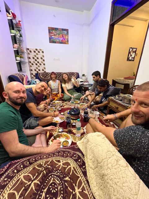 Jaipur: Cooking class at the host family's house for 3 hours - The Small Gift at the Door
