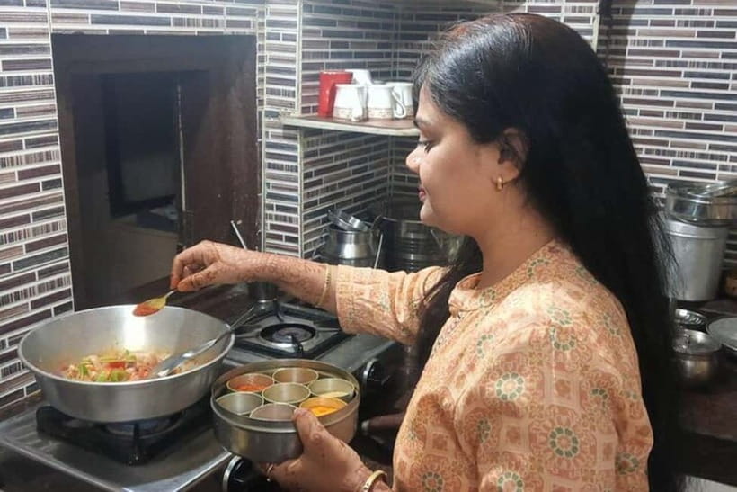 Jaipur: Cooking Class with a Local Family - From chapati dough to a full Rajasthani meal