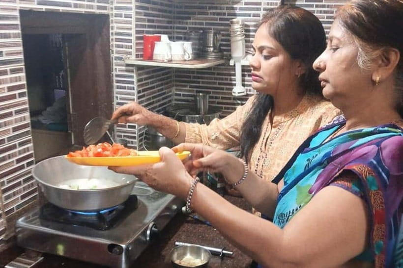 Jaipur: Cooking Class with a Local Family - Masala chai starts the conversation