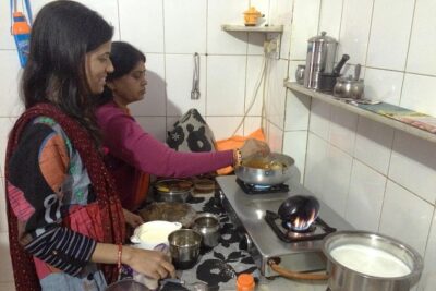 Jaipur Market Tour & Vegetarian Rajasthani Home Cooking Class