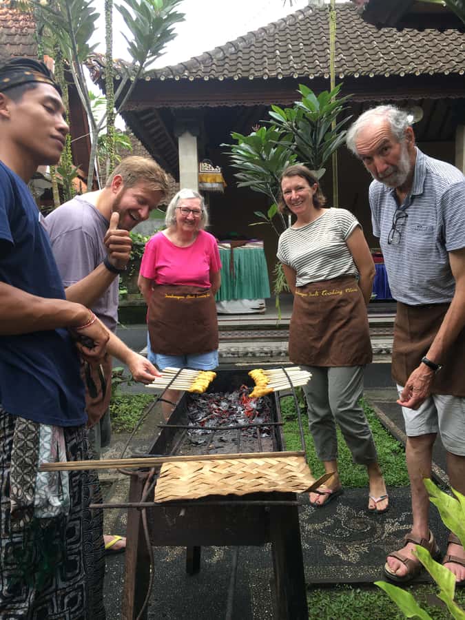 Jambangan bali cooking class with morning market tour - Cooking the meal yourself