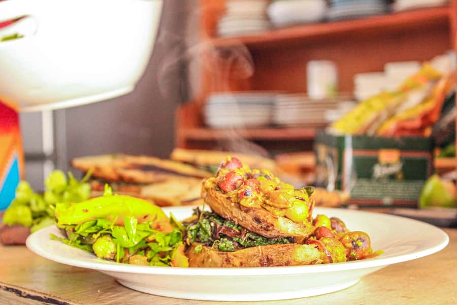 Johannesburg: Pan-African Cooking & Dinning Experience - The vegan and meat choices