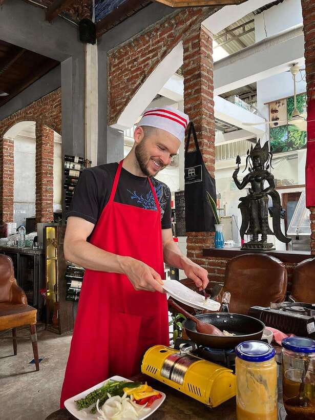 Kampot : Cooking Class in a Local Chef with Market Tour - Choosing Three Khmer Dishes