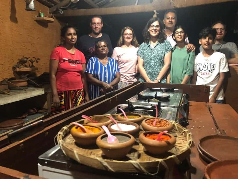 Kandy Cooking Class with Granny - From Kandy streets to a village kitchen