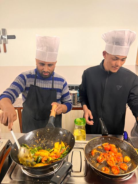 Kathmandu: About 3-hour Cooking Class Experience near Thamel - What the Reviews Tell You About the Teaching