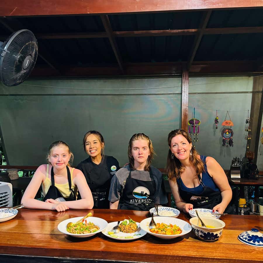 Khao Lak: Half-Day Cooking Class and Ingredient Hunt - Eating together in the garden kitchen