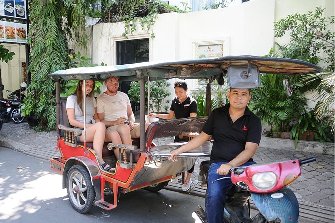 Khmer Cooking Class Half Day (AM or PM) - The tuk-tuk ride to the local market