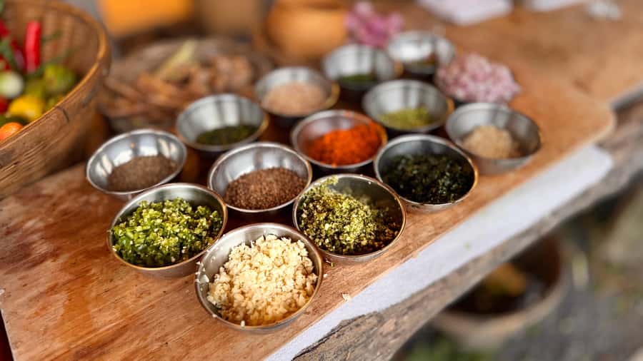 Koh Samui: Evening Thai Cooking Class with Organic Garden - Three dishes, one shared cooking rhythm