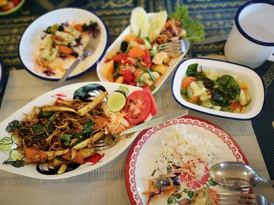 Koh Samui: Thai Cooking Class with Local Market Tour - Choosing three dishes from a broad Thai menu