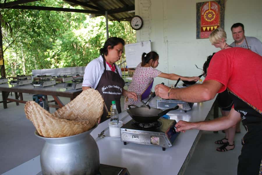 Krabi: Evening Thai Cooking Class at Ya's Cookery - Key Points to Know Before You Book