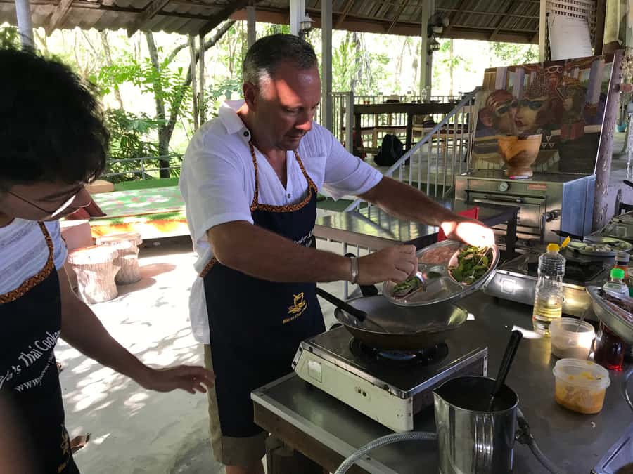 Krabi: Evening Thai Cooking Class at Ya's Cookery - Choosing Four Dishes From the Thai Menu