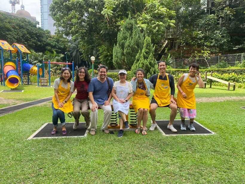 Kuala Lumpur: Malaysian Cooking Class with Market Tour - A cooking class built around family recipes