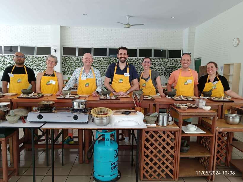 Kuala Lumpur: Malaysian Cooking Class with Market Tour - Roti canai before the cooking starts