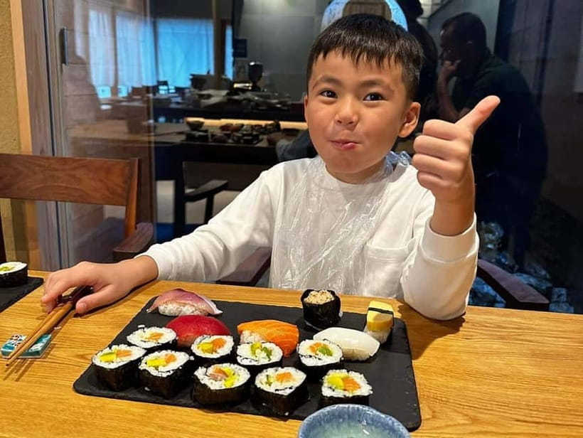 Kyoto: Authentic Sushi Making Cooking Lesson - Who should book this experience