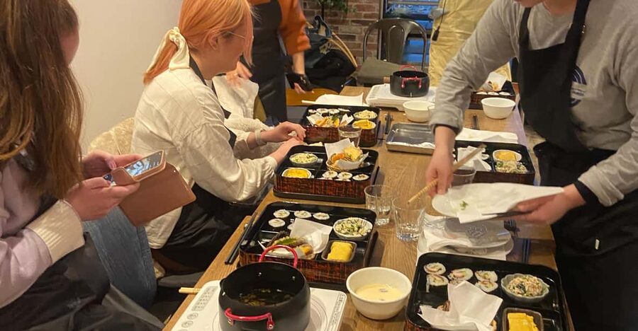 Kyoto: Japanese Washoku Bento Small Group Cooking Class - Making tempura without losing the crispness