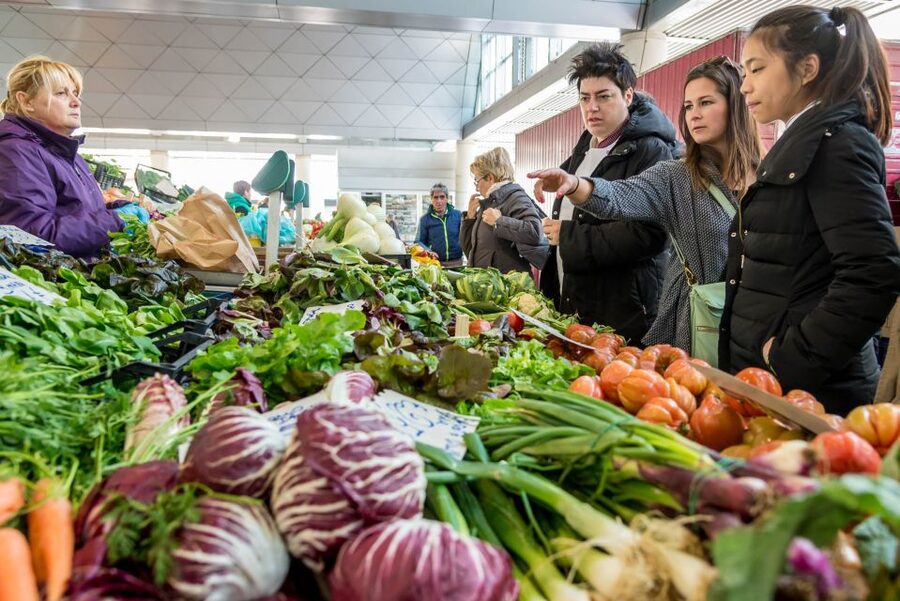 La Spezia: Market Visit and Seafood Cooking Class with Lunch - Who should book this cooking class?