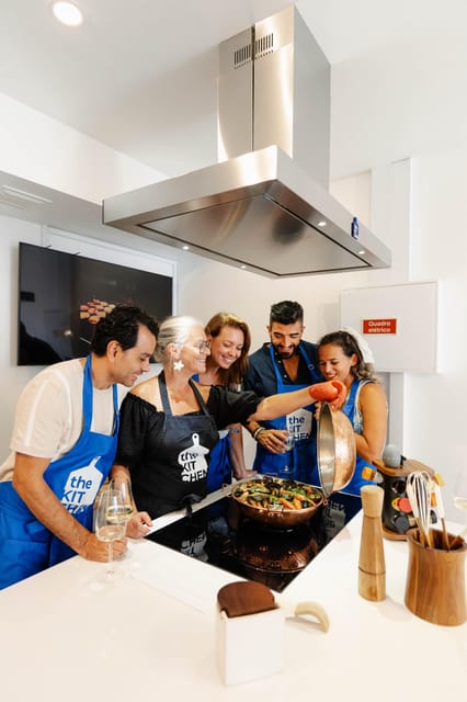 Lagos: Market Tour and Cataplana Cooking Class - What makes the market visit worth your time