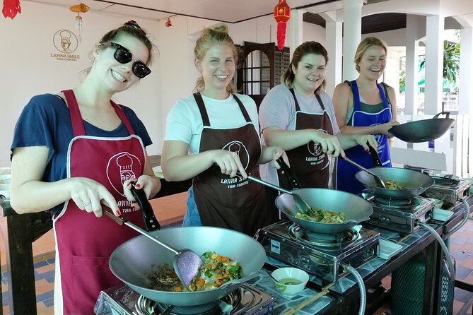 Lanna Smile Thai Cooking Class in Chiang Mai with Market tour - Key details to know before booking