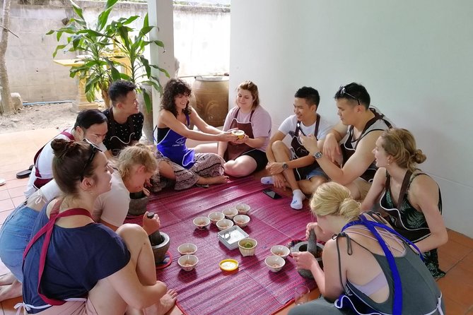 Lanna Smile Thai Cooking Class in Chiang Mai with Market tour - What Nim and Pim add to the experience